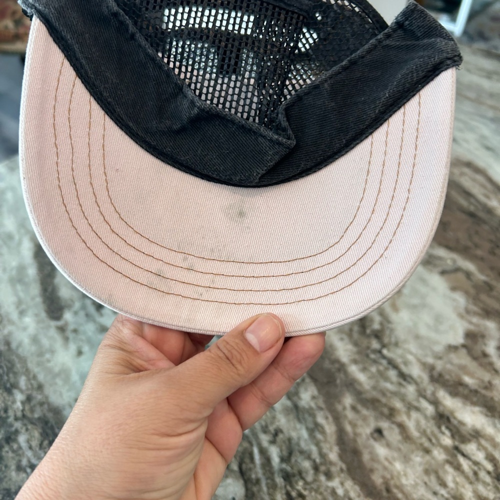 VINTAGE Von Dutch Black and Pink Trucker Hat, slight wear but GUC - Picture 2 of 5